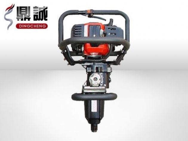 點擊查看詳細(xì)信息<br>標(biāo)題：便攜式內(nèi)燃扳手 閱讀次數(shù)：4617