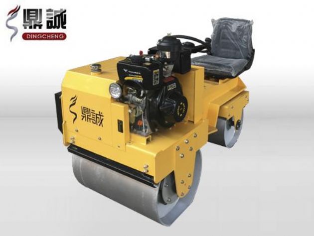 點(diǎn)擊查看詳細(xì)信息<br>標(biāo)題：DC850C座駕式壓路機(jī) 閱讀次數(shù)：15765