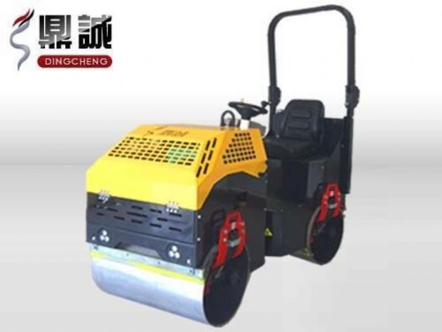 點(diǎn)擊查看詳細(xì)信息<br>標(biāo)題：1噸全液壓振動(dòng)壓路機(jī) 閱讀次數(shù)：14762